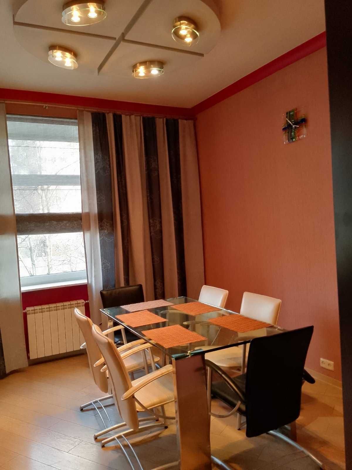 Продаж 3-кімнатної квартири 97 м²