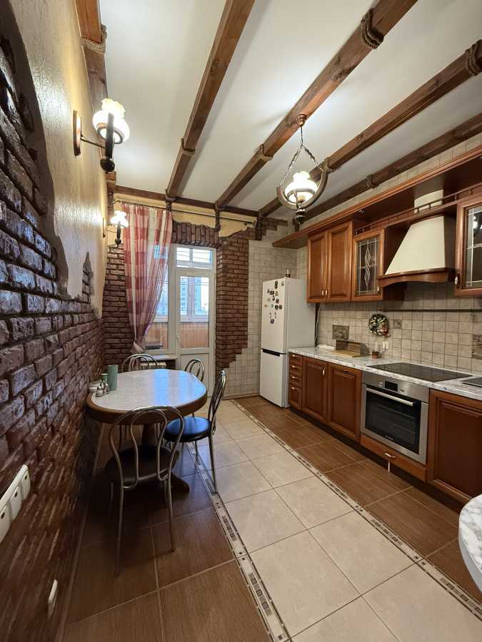 Аренда 3-комнатной квартиры 105 м², Дмитриевская ул., 69