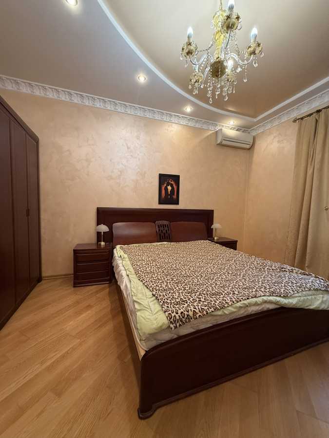 Аренда 3-комнатной квартиры 105 м², Дмитриевская ул., 69