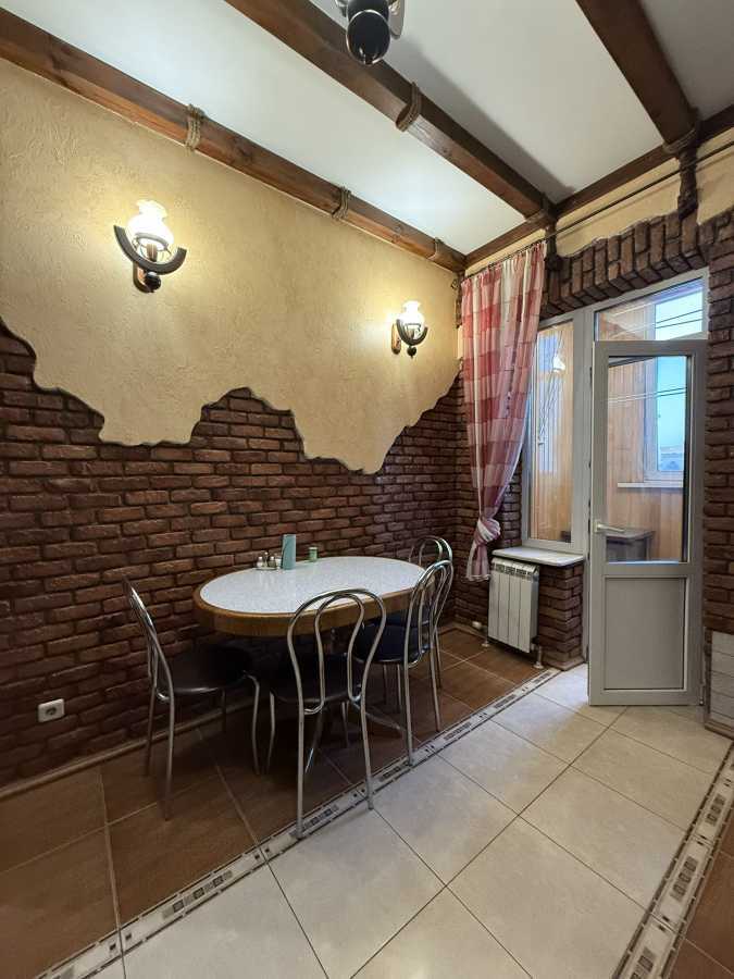 Аренда 3-комнатной квартиры 105 м², Дмитриевская ул., 69