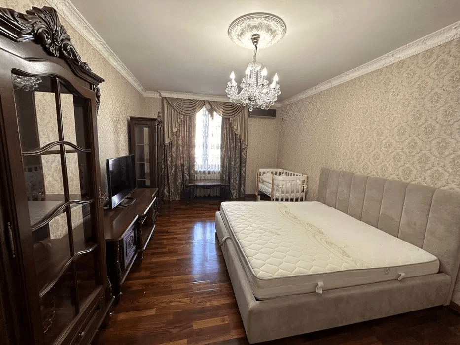 Продаж 1-кімнатної квартири 60.2 м²