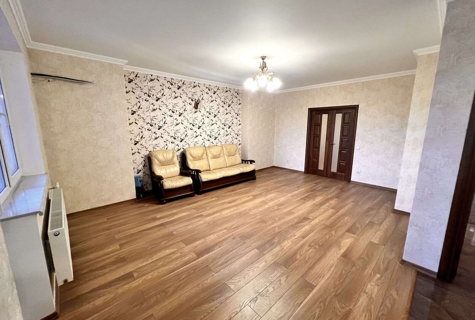 Продаж 3-кімнатної квартири 121 м²