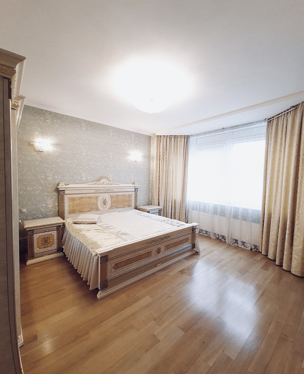 Продажа 3-комнатной квартиры 127 м²