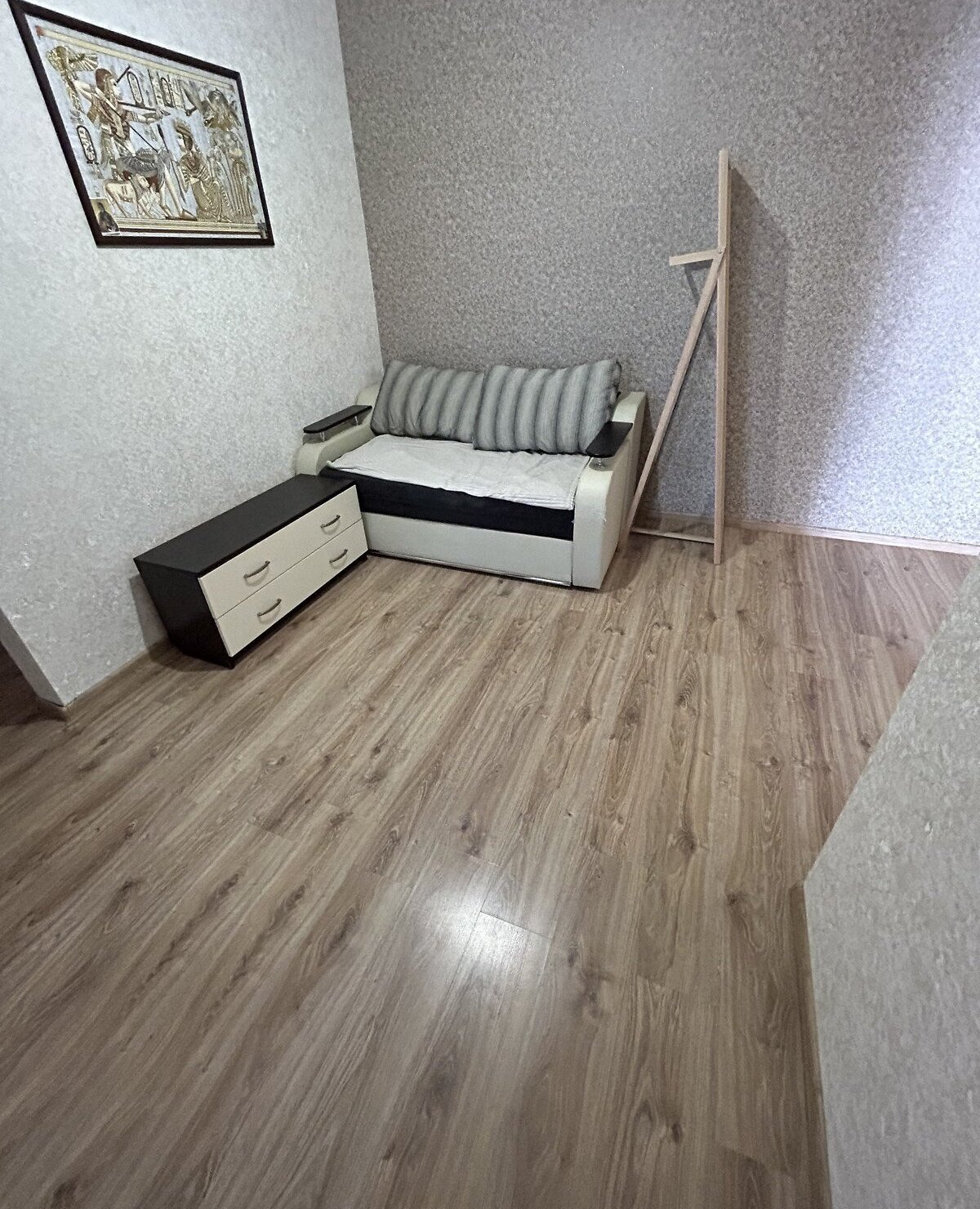 Продажа 2-комнатной квартиры 96 м²