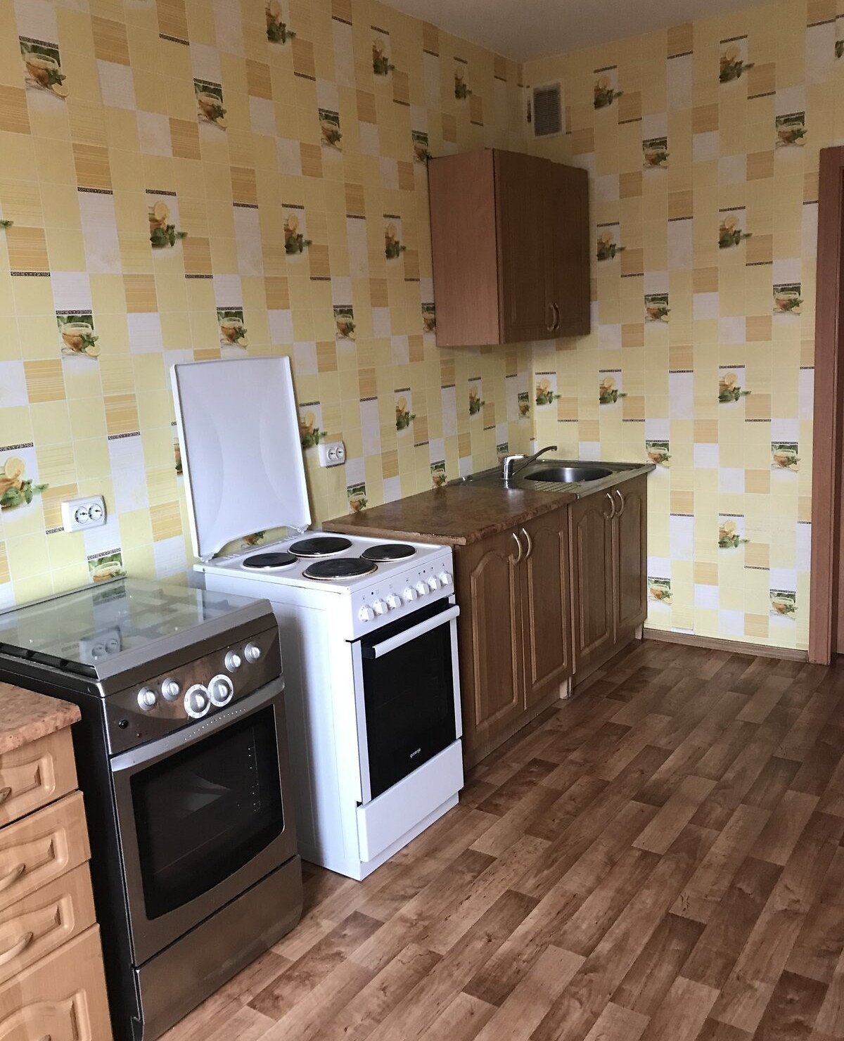 Продаж 2-кімнатної квартири 74 м²