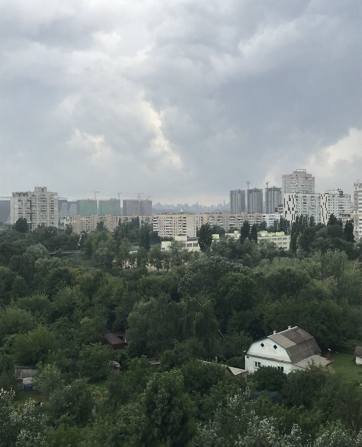 Продажа 2-комнатной квартиры 74 м²