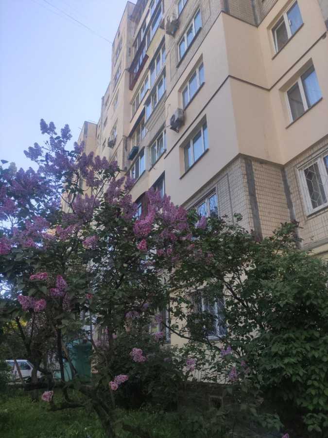 Продаж 2-кімнатної квартири 53 м², Митрополита Андрея Шептицького вул., 3