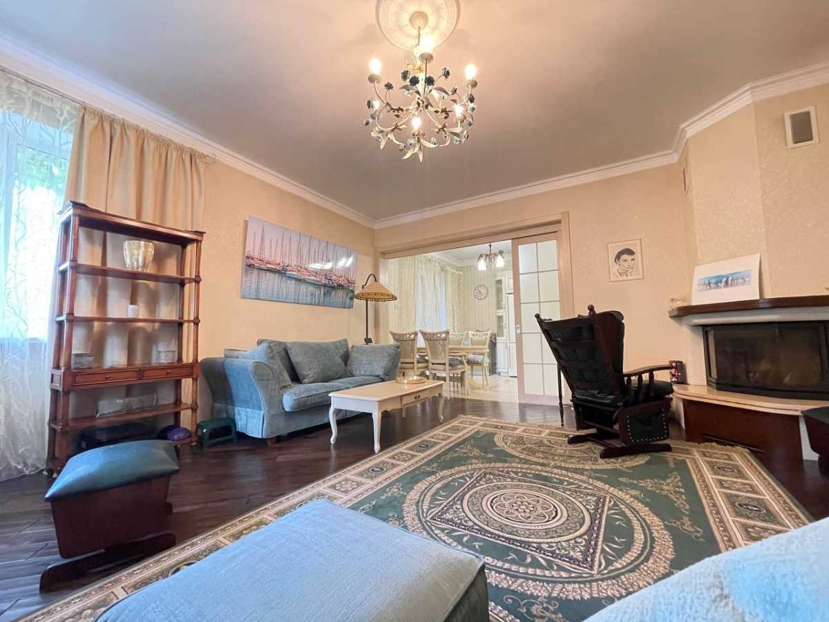 Аренда коттеджа 330 м², КГ Романово, 143