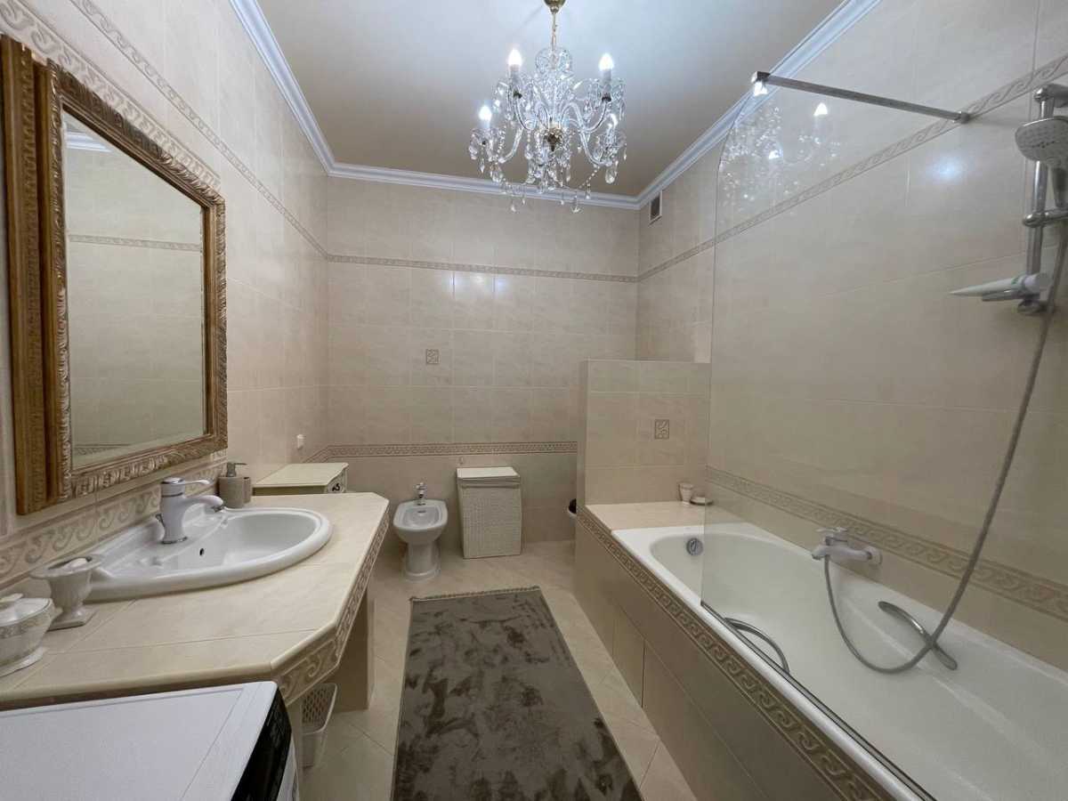 Аренда коттеджа 330 м², КГ Романово, 143