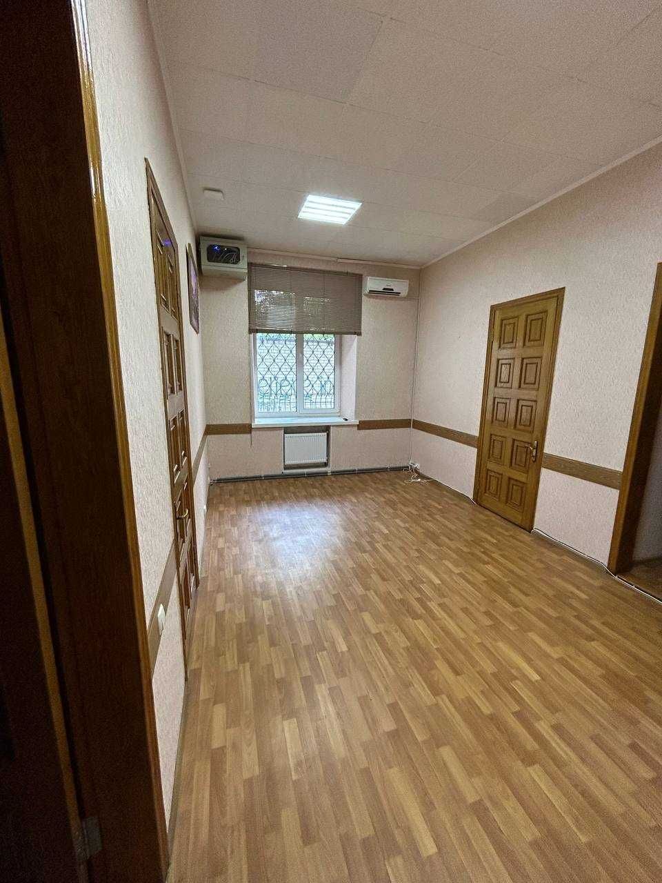 Продаж 4-кімнатної квартири 96.9 м²