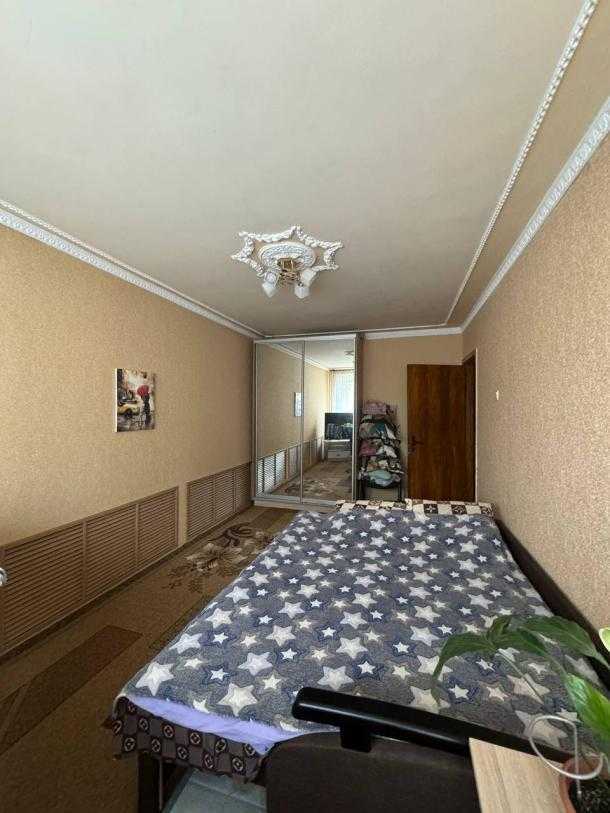 Продаж 2-кімнатної квартири 45 м², Героїв Праці вул.