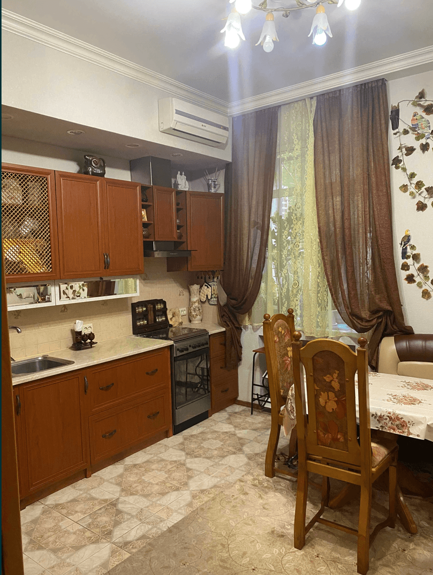 Продаж 2-кімнатної квартири 58 м²