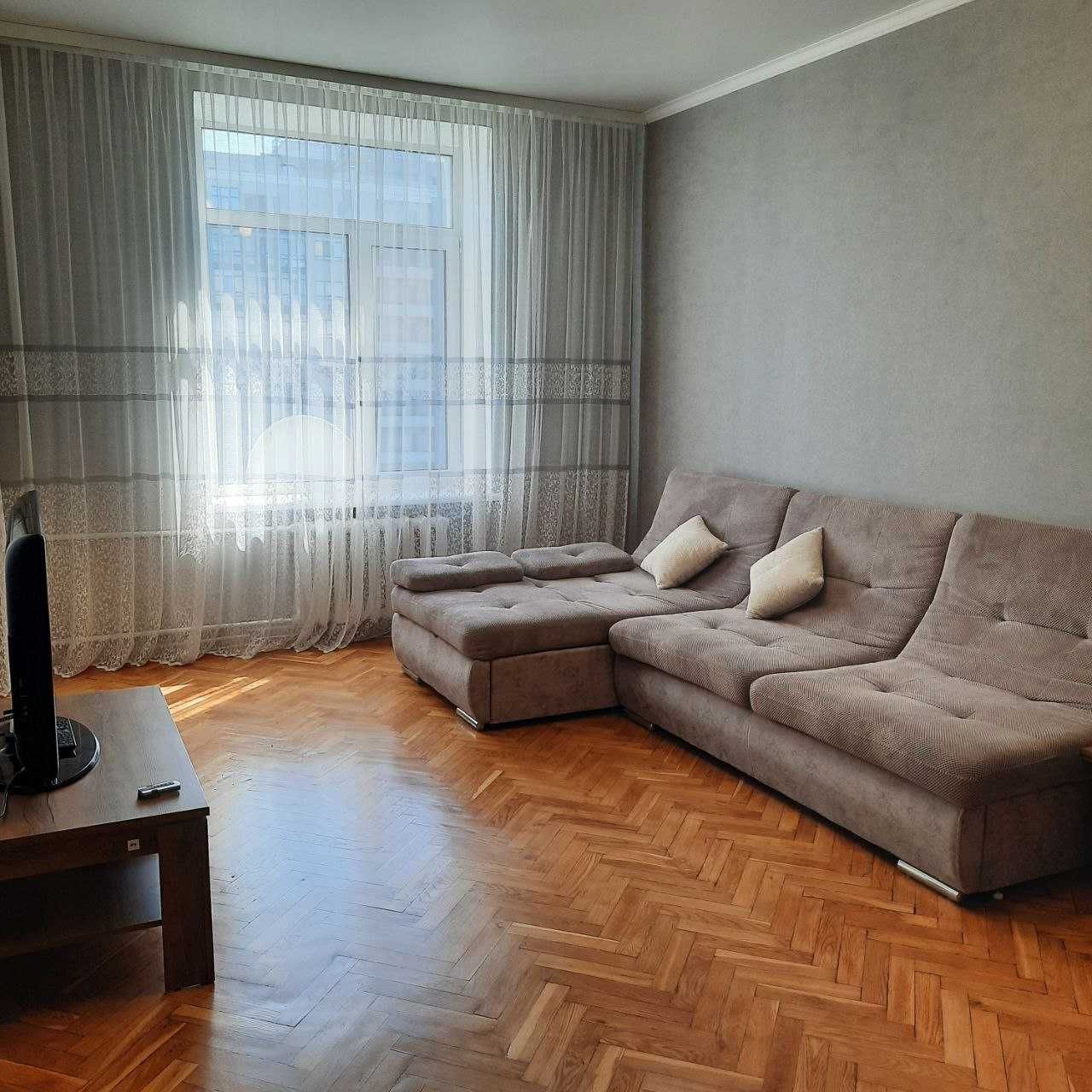 Продаж 2-кімнатної квартири 56 м²