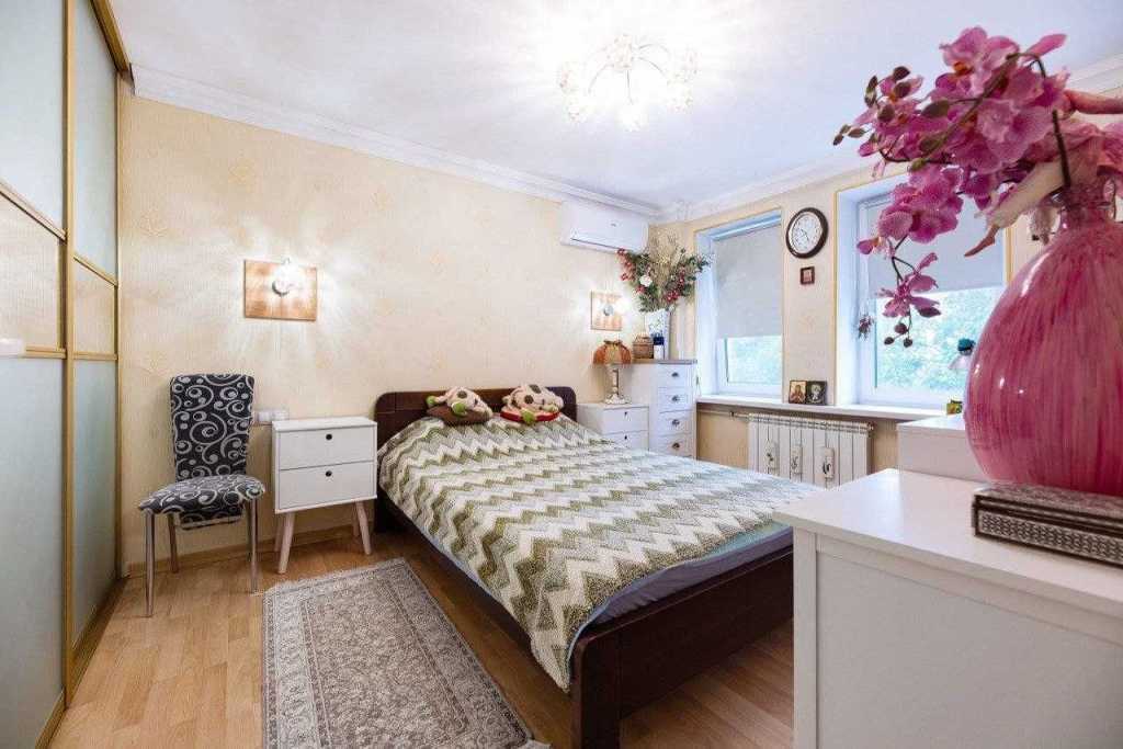 Продаж 2-кімнатної квартири 63 м², Лук`янівська вул., 63