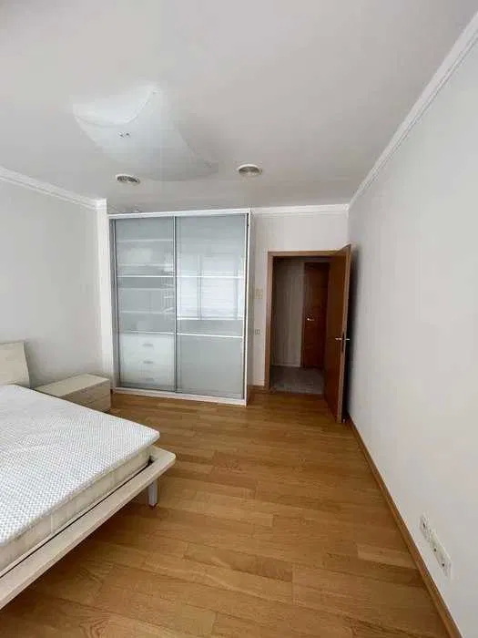 Оренда 4-кімнатної квартири 195.5 м², Глінки вул., 2