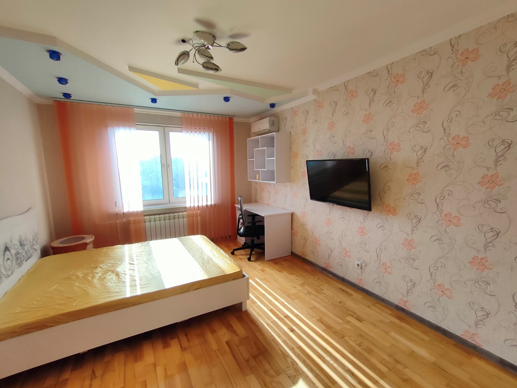 Оренда 1-кімнатної квартири 50 м², Краківська вул., 13В