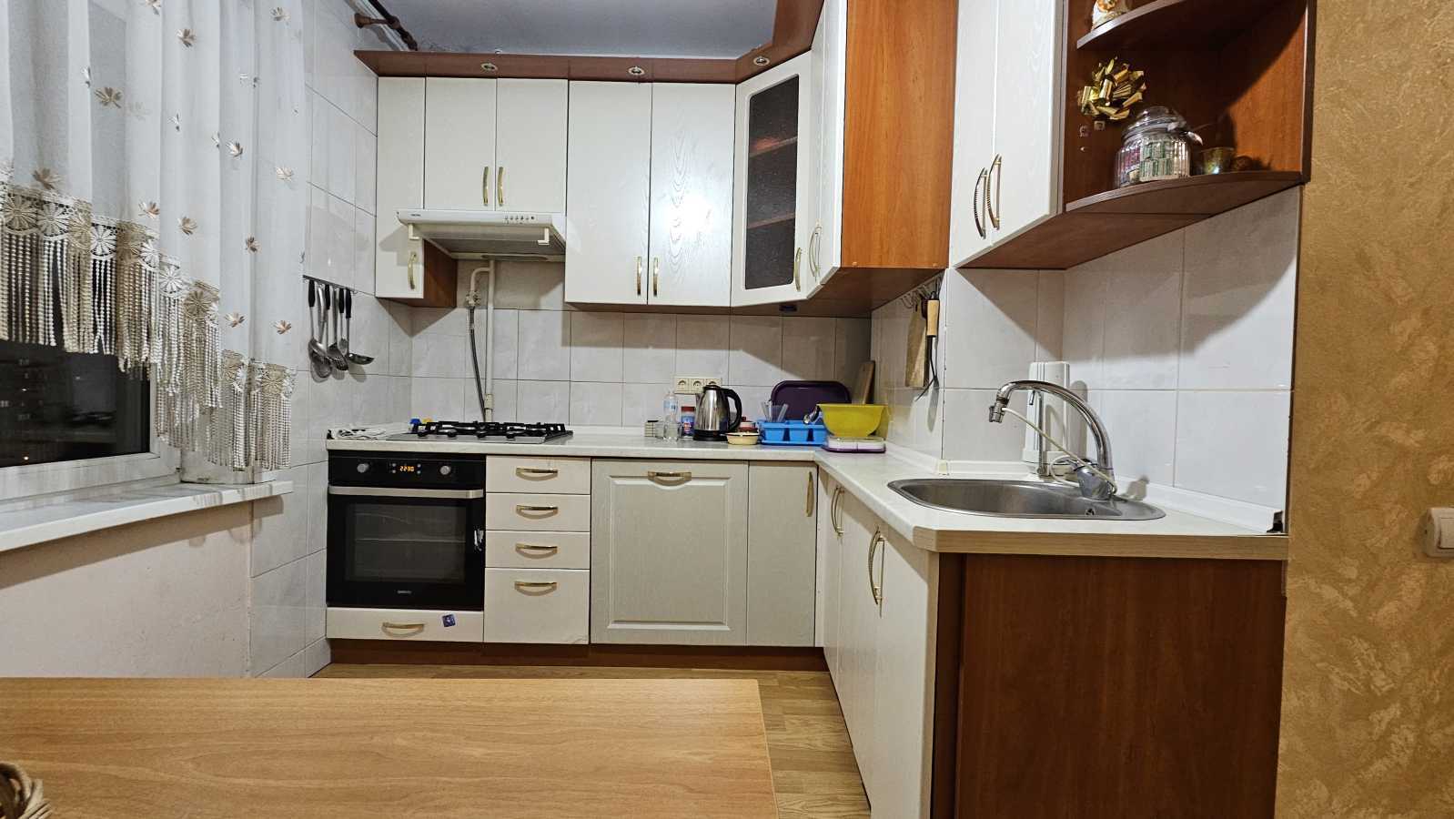 Продаж 3-кімнатної квартири 70 м², Йорданська вул., 11А