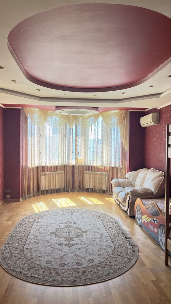 Продажа 2-комнатной квартиры 81 м²