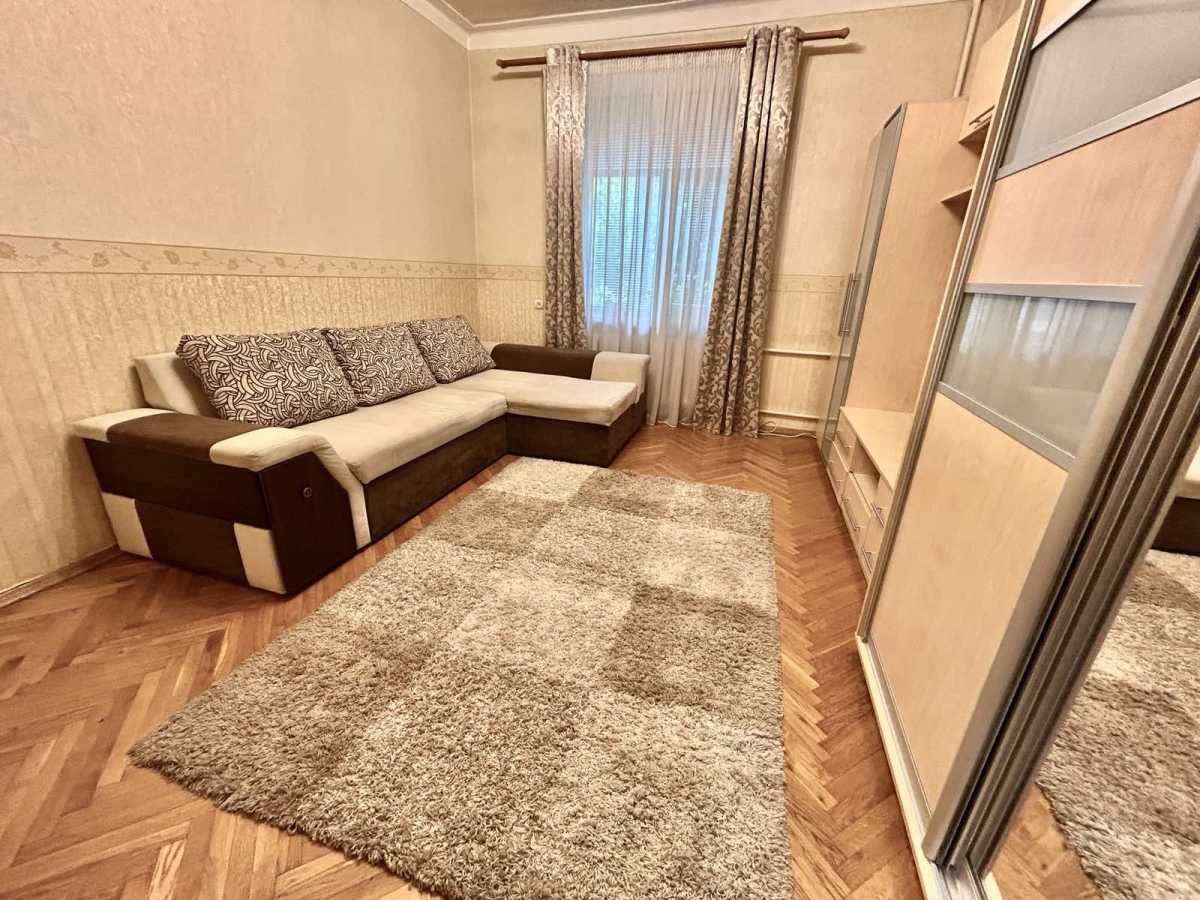 Продажа 3-комнатной квартиры 69.3 м², Броварской просп., 93