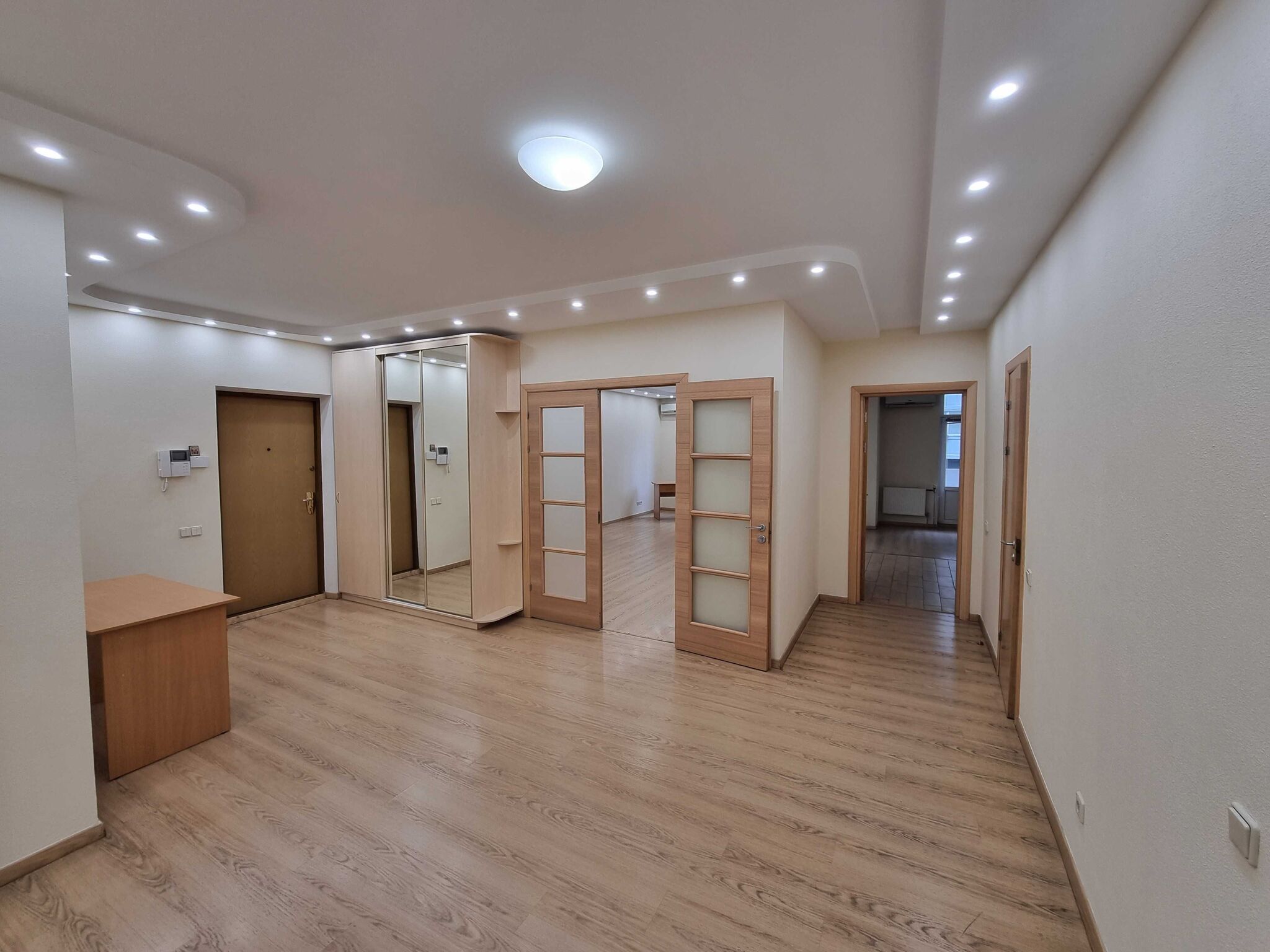 Продажа 3-комнатной квартиры 123 м²