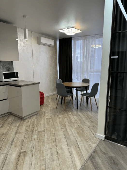 Продаж 1-кімнатної квартири 54.4 м²