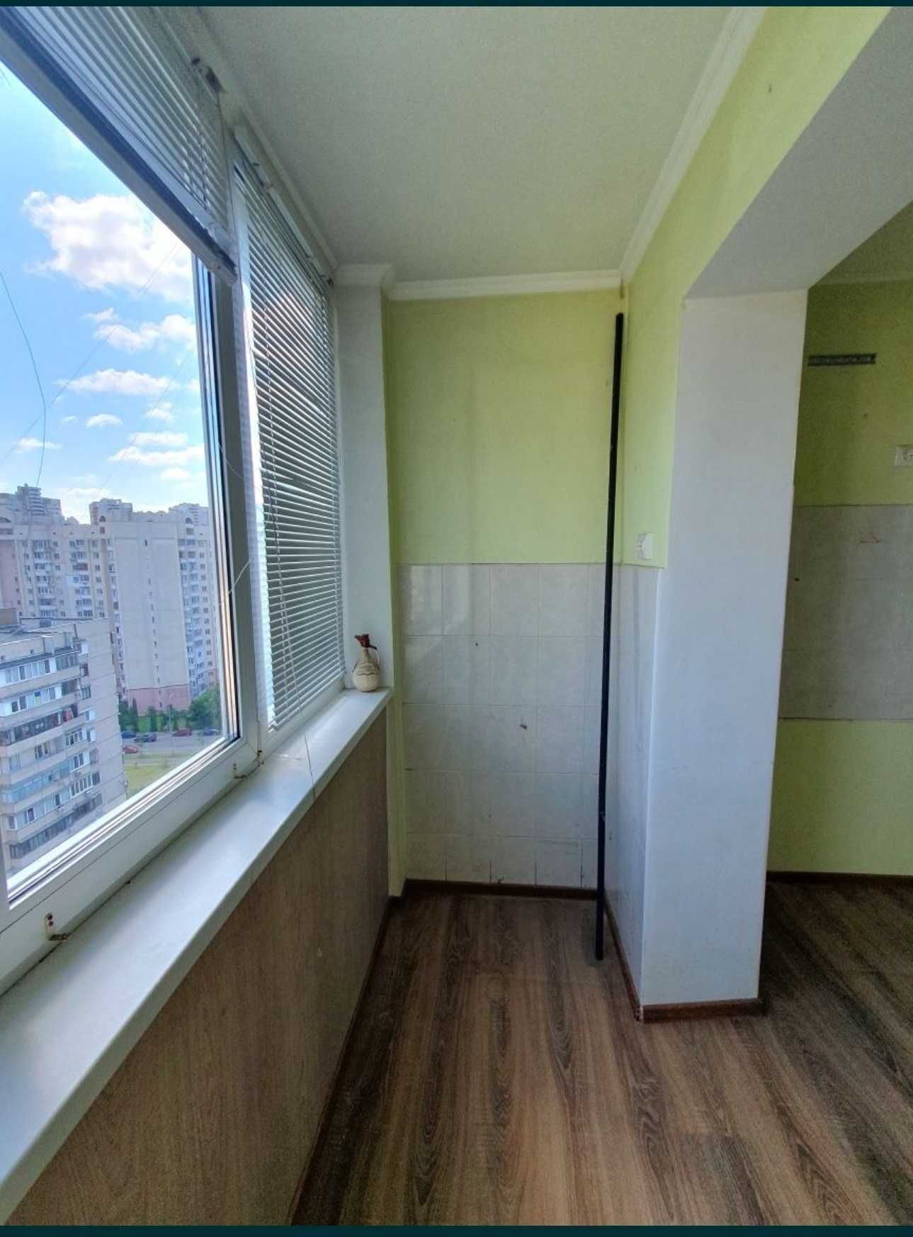 Продаж 2-кімнатної квартири 56 м²