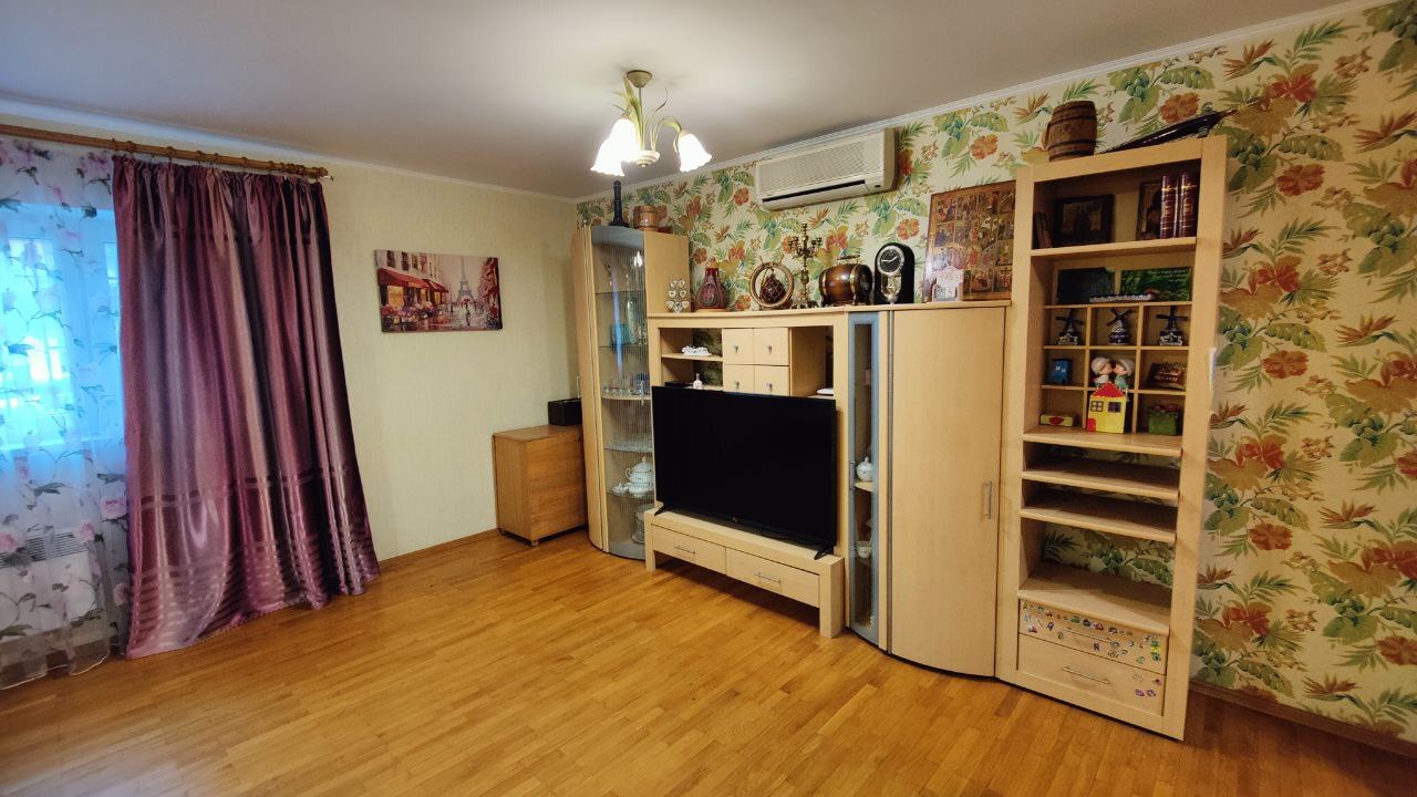 Оренда 5-кімнатної квартири 130 м², Бородинська вул.