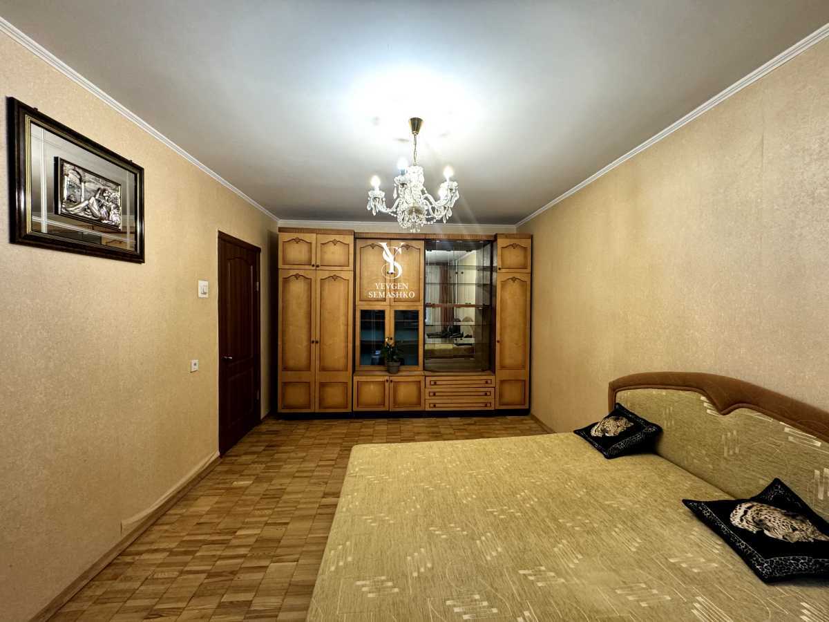 Продаж 3-кімнатної квартири 83 м², Бережанська вул., 24