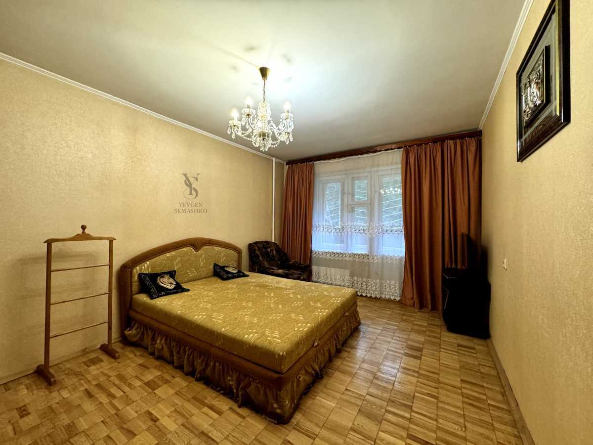 Продаж 3-кімнатної квартири 83 м², Бережанська вул., 24