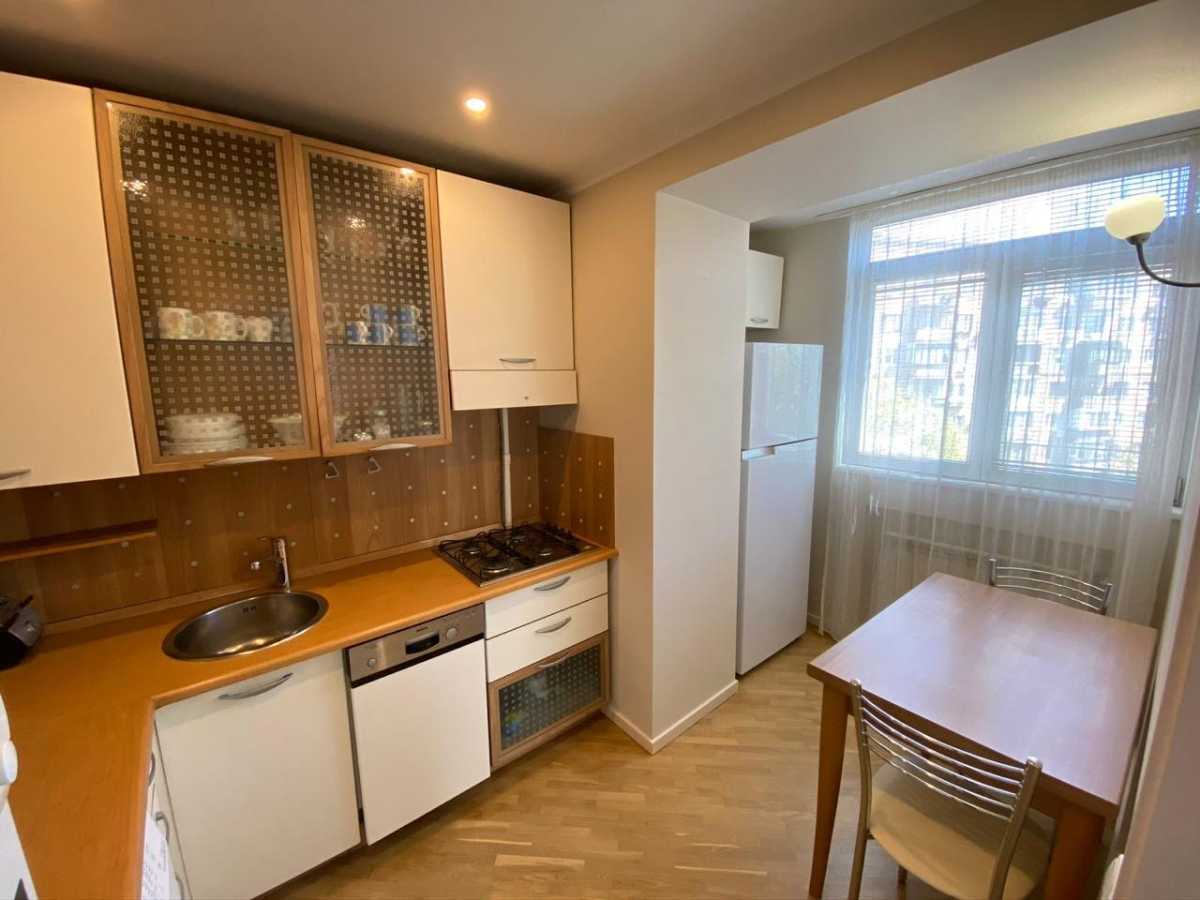 Аренда 2-комнатной квартиры 60 м², Лаврская ул., 4