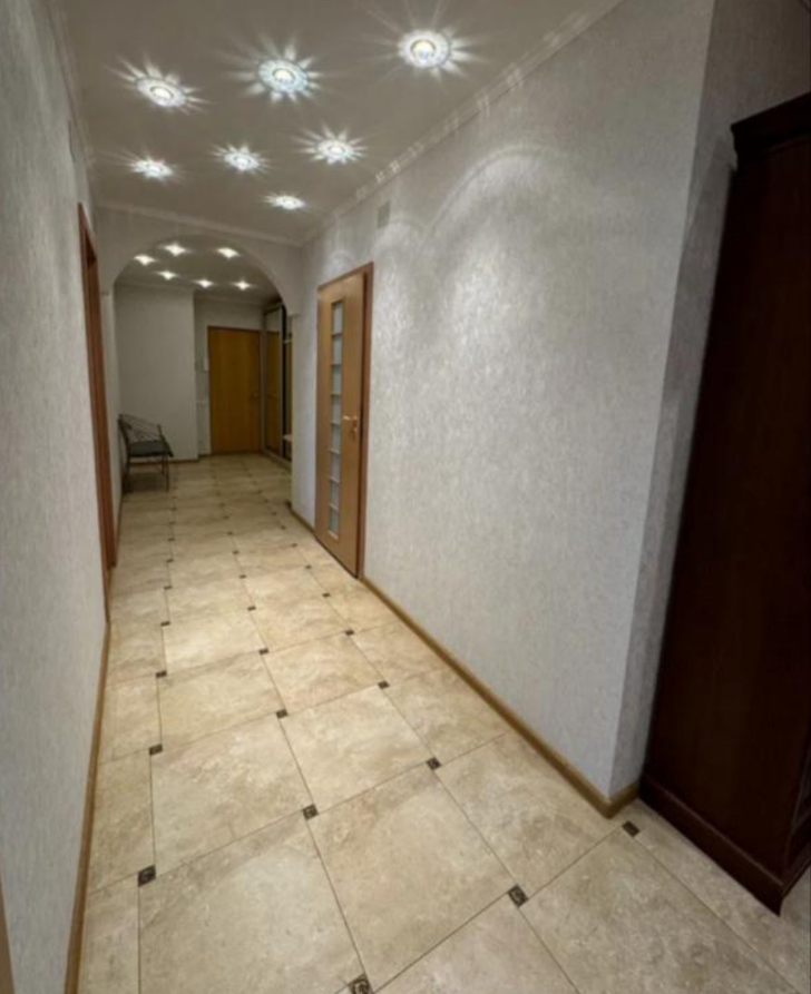 Продаж 3-кімнатної квартири 74 м², Архітекторська вул.