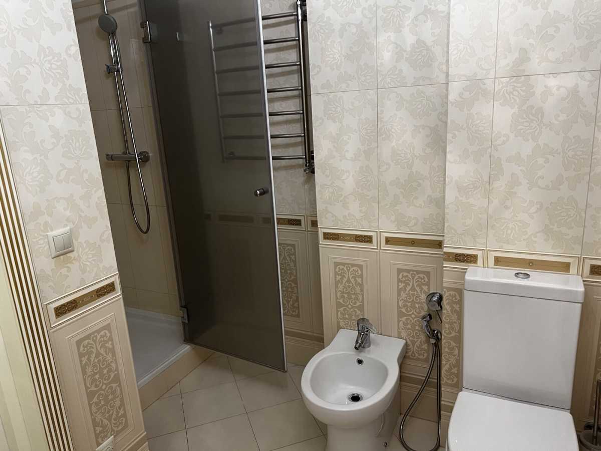 Оренда 3-кімнатної квартири 125 м², Золотоустівська вул., 52