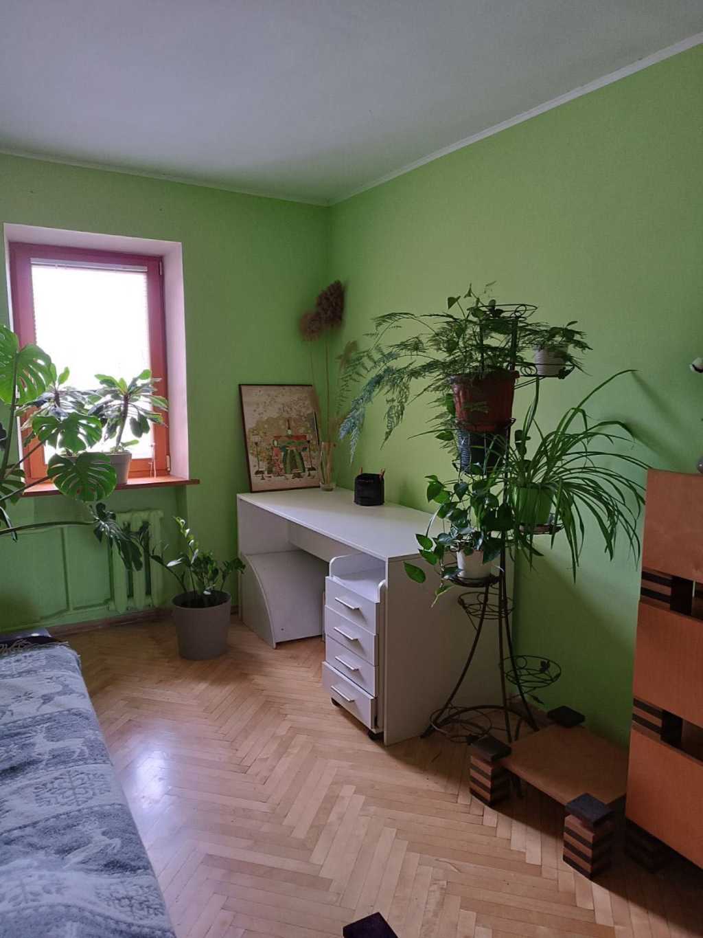 Продаж 3-кімнатної квартири 83 м², Срібнокільська вул., 20