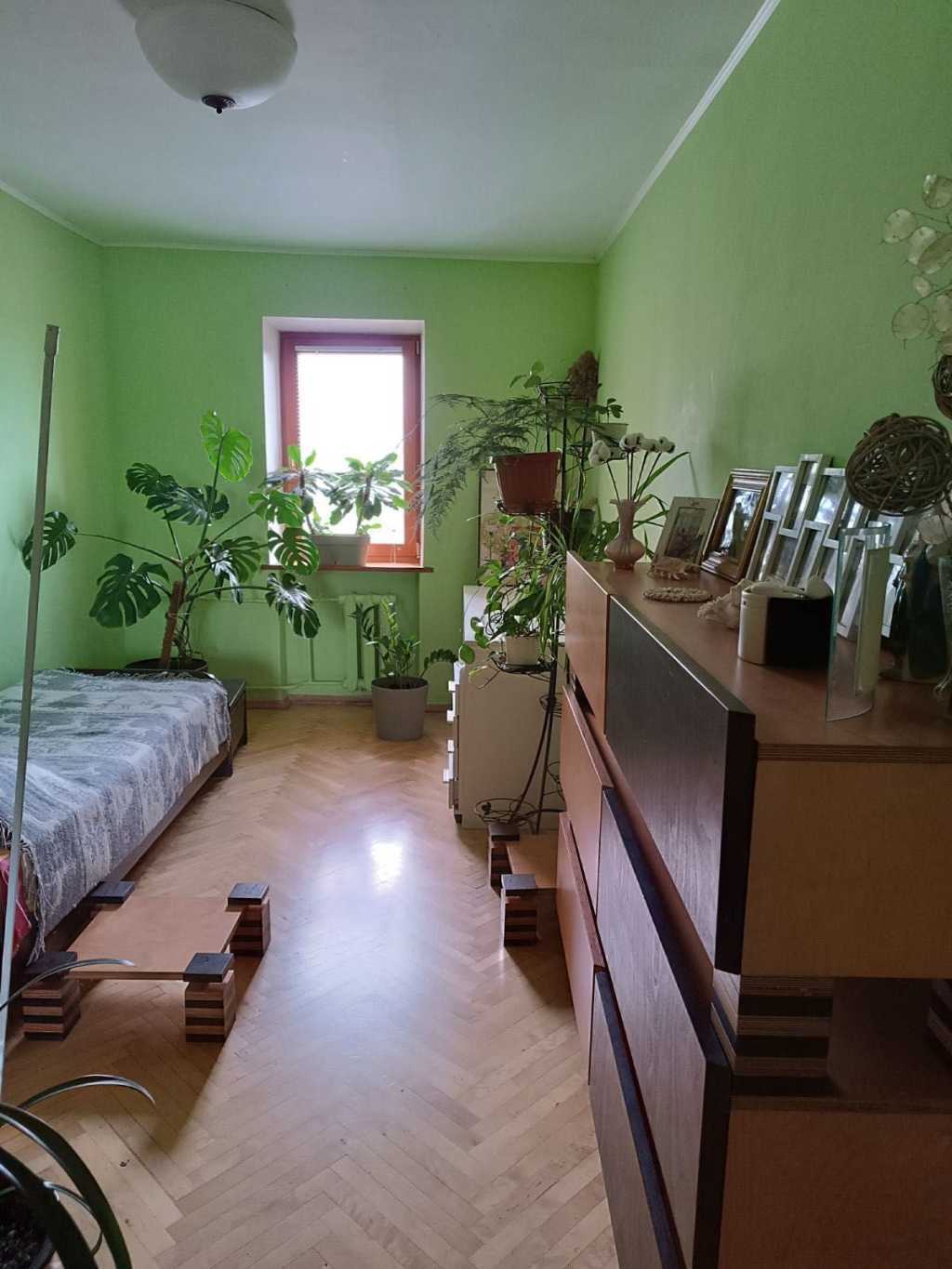 Продаж 3-кімнатної квартири 83 м², Срібнокільська вул., 20