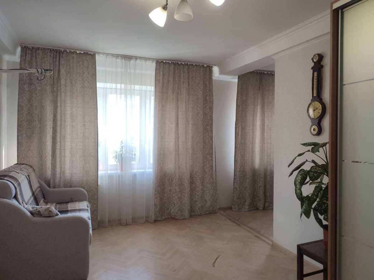 Продаж 3-кімнатної квартири 61 м², Братиславська вул., 10