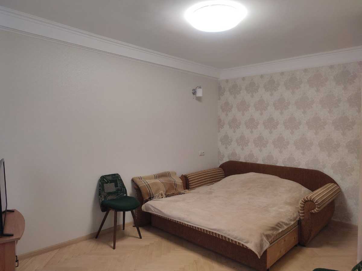 Продаж 3-кімнатної квартири 61 м², Братиславська вул., 10