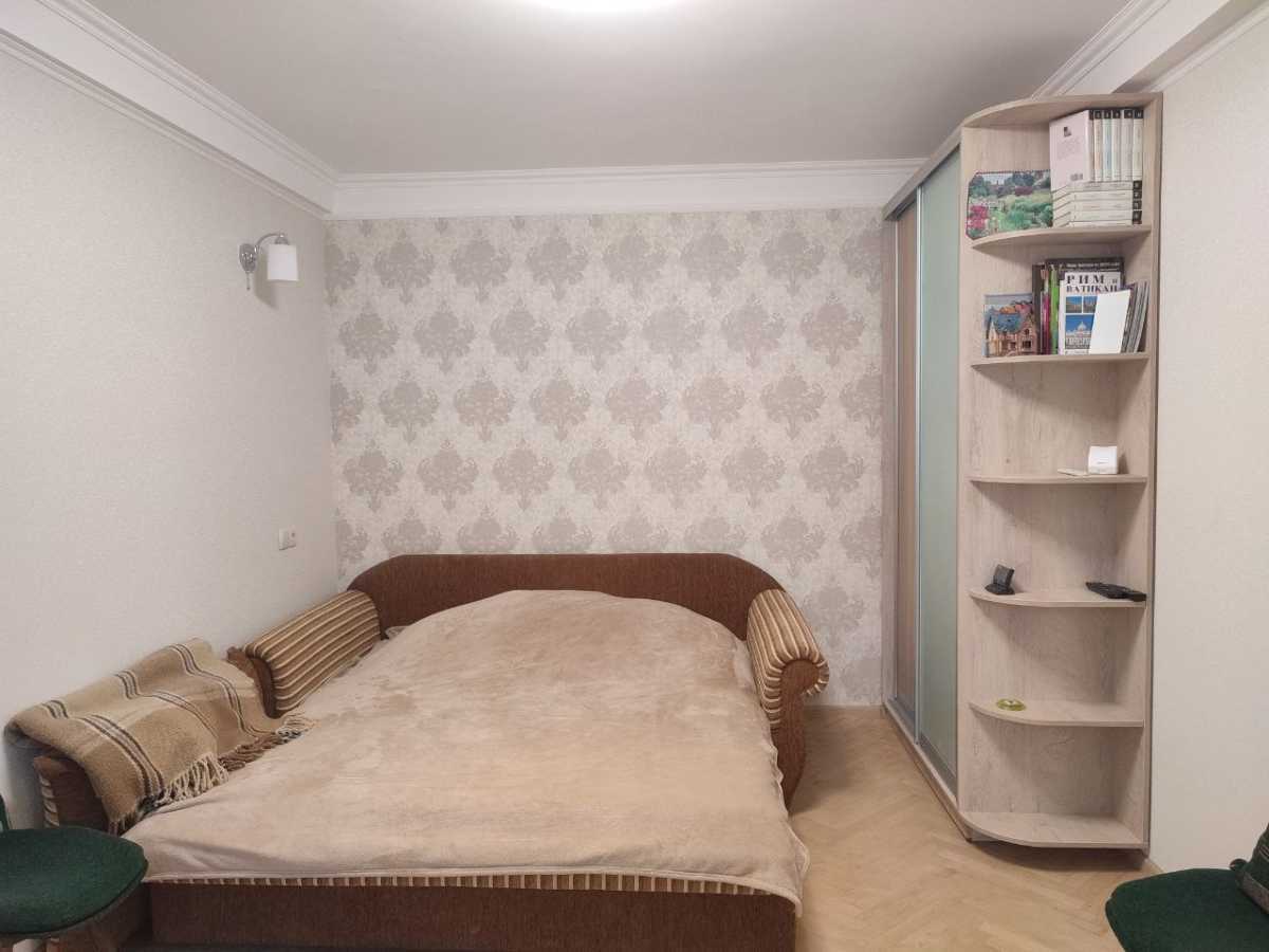 Продаж 3-кімнатної квартири 61 м², Братиславська вул., 10