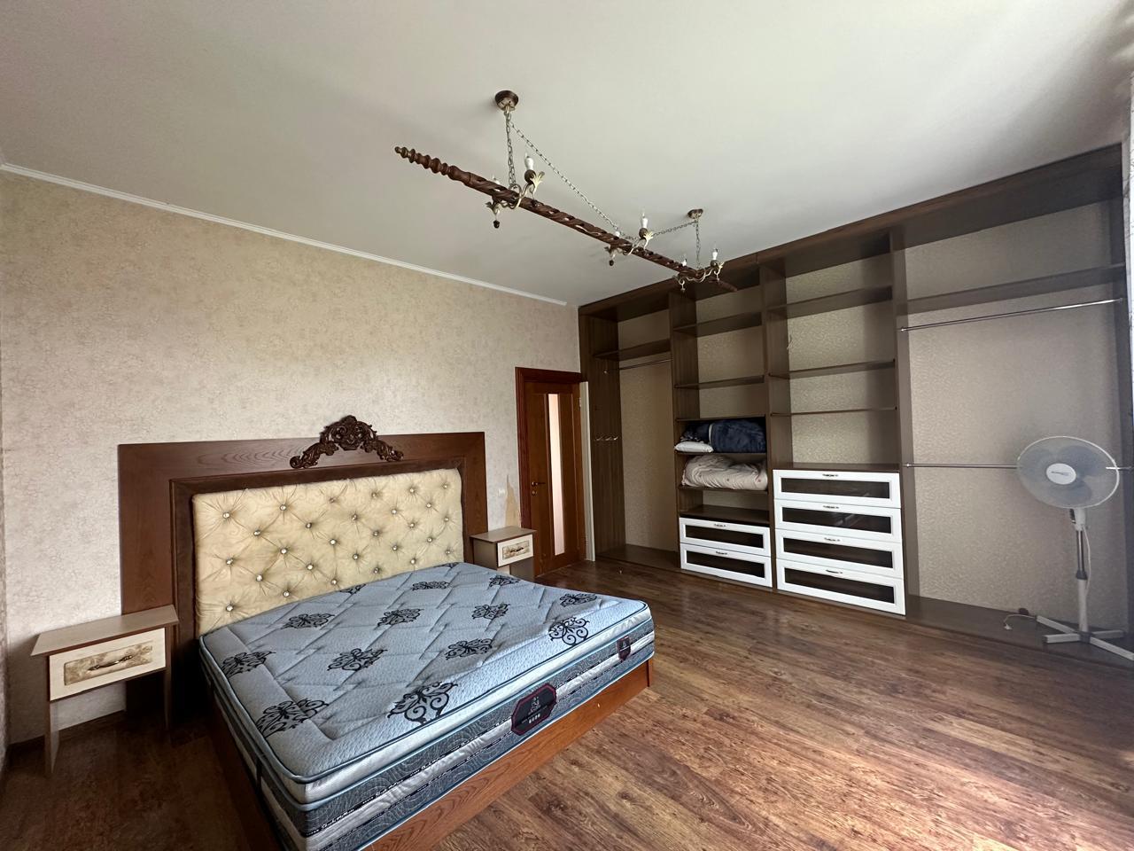 Продаж будинку 245 м²