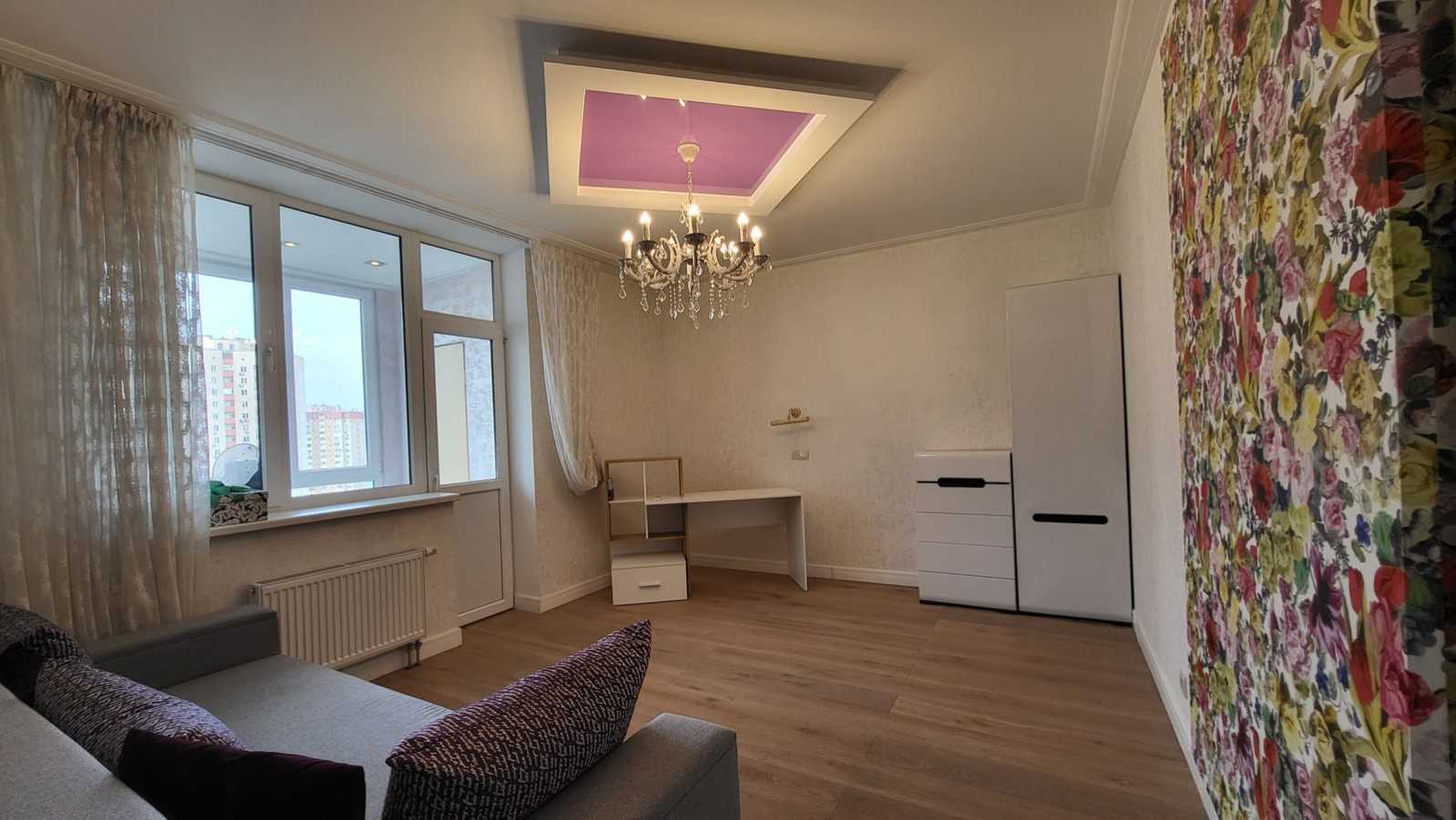 Аренда 4-комнатной квартиры 135 м², Анны Ахматовой ул., 30