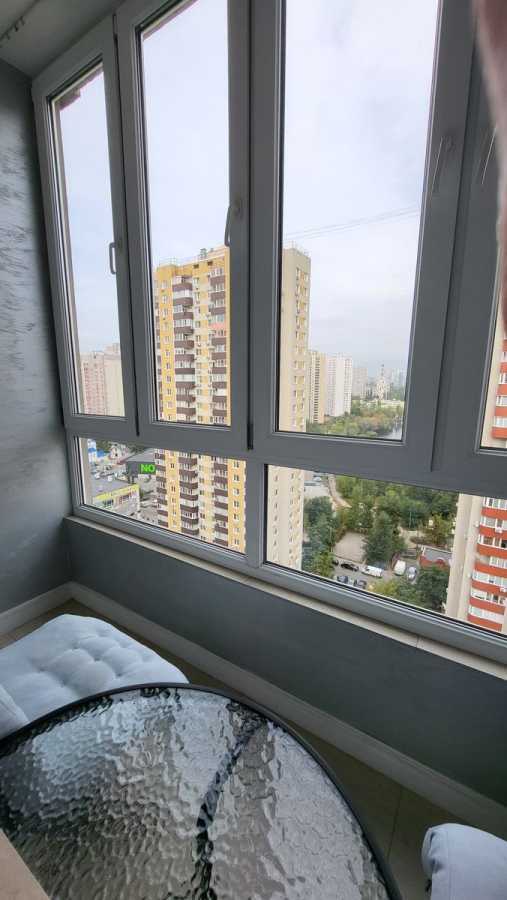 Аренда 4-комнатной квартиры 135 м², Анны Ахматовой ул., 30