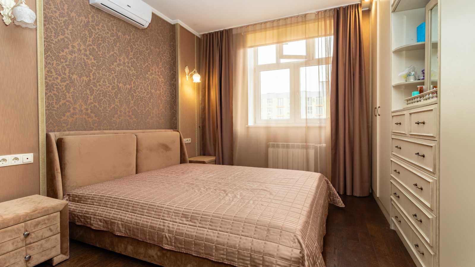 Продаж 2-кімнатної квартири 75 м², Петра Калнишевського вул., 7