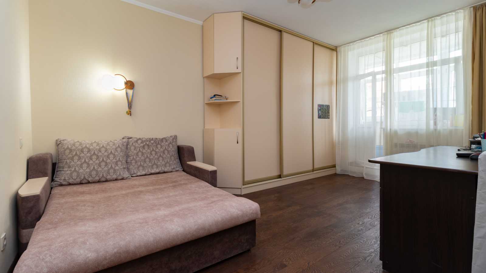 Продаж 2-кімнатної квартири 75 м², Петра Калнишевського вул., 7