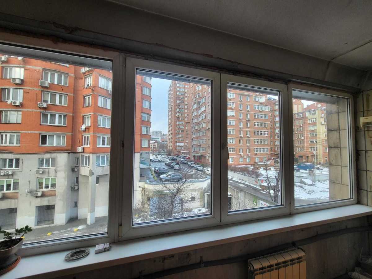 Продаж 2-кімнатної квартири 64 м², Золотоустівська вул., 4