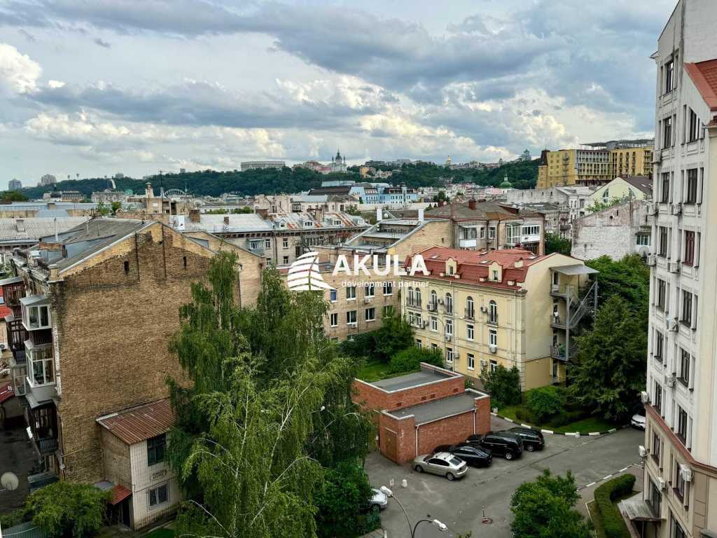 Продажа 2-комнатной квартиры 78 м², Щекавицкая ул.