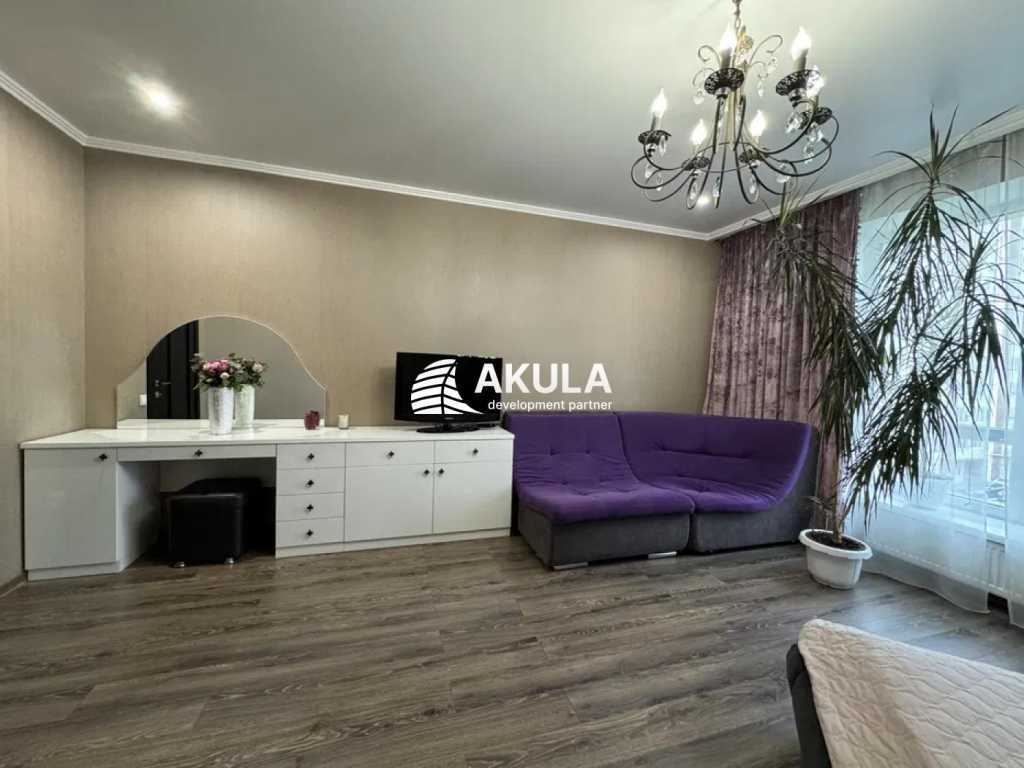 Продажа 3-комнатной квартиры 90 м², Академика Шалимова ул.