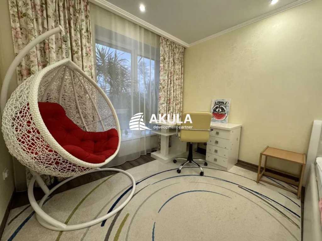 Продажа 3-комнатной квартиры 90 м², Академика Шалимова ул.