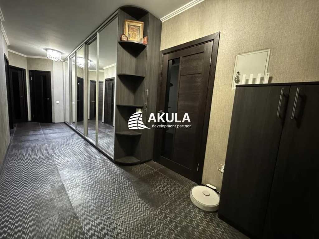 Продажа 3-комнатной квартиры 90 м², Академика Шалимова ул.