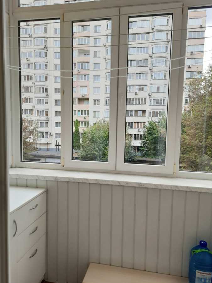 Аренда 2-комнатной квартиры 52 м², Жилянская ул., 55