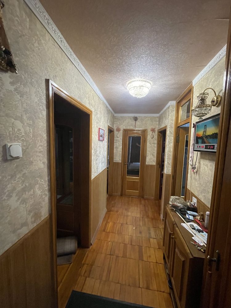 Продаж 4-кімнатної квартири 92 м²