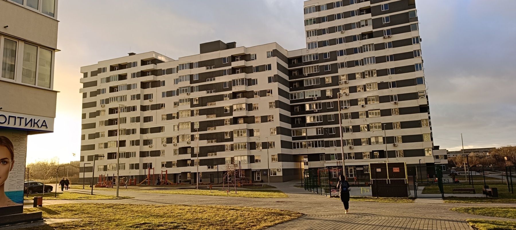 Продаж 3-кімнатної квартири 98 м²